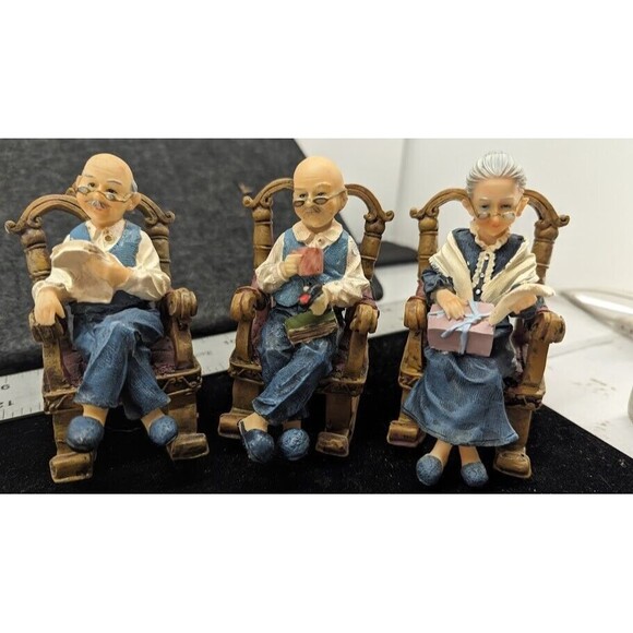 Victoria Collection 2003 Joanna & John Figurines 5 Total in Set 2 x 8" + 3 x 5" - Picture 8 of 14